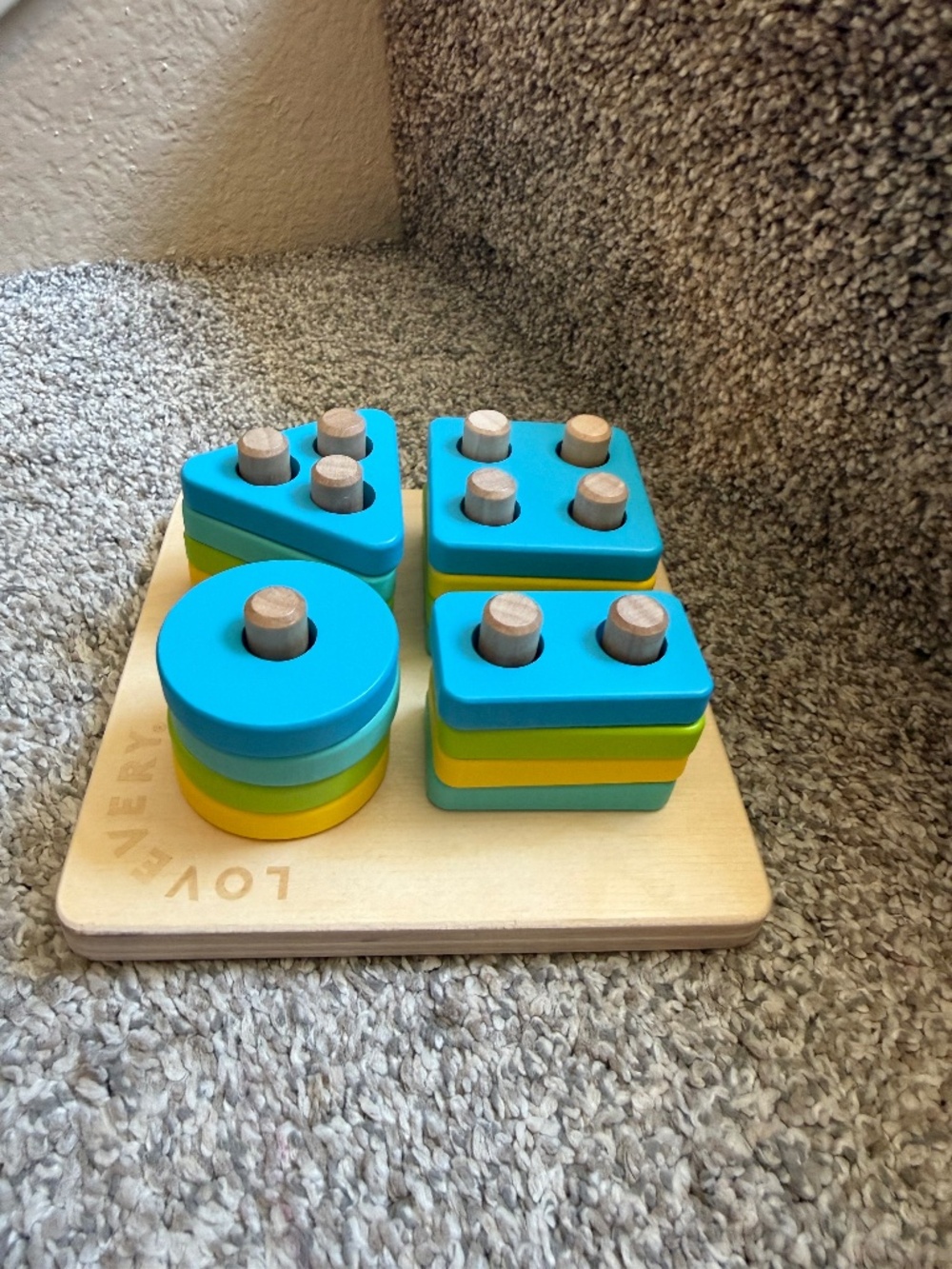 LOVEVERY Stack and Sort Peg Puzzle